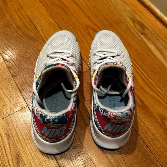 Nike Metcon 4 photon Women's Athletic Shoes in White, Pink, Teal - Picture 4 of 5